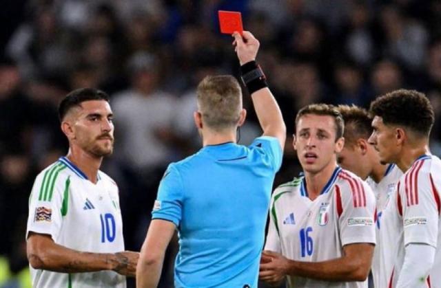 愚蠢红牌主场葬送好局，罗马队长成唯一失意者