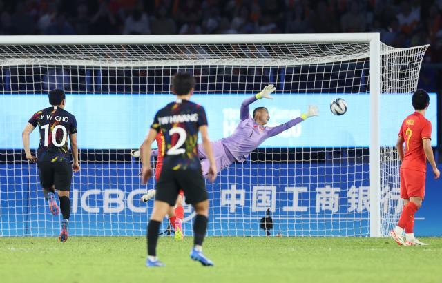 九游体育app-韩佳奇揽责：2粒丢球和我有关 韩国队任意球太出色